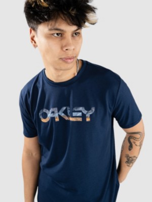 Oakley - discover the brand at Blue Tomato